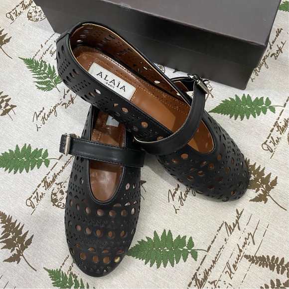 Alaïa Black Hollow Women's Flat Shoes - Picture 7 of 10